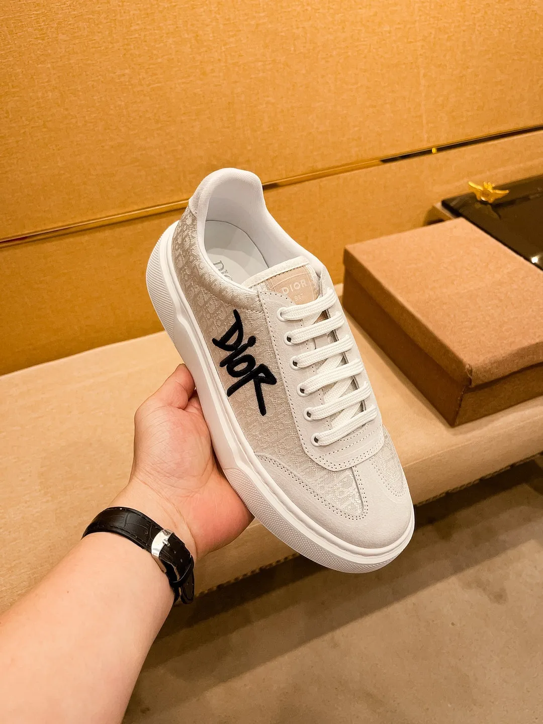 Men's shoes💰 400💰🔥【Dior】🔥Men's high-end brand of shoes official website 1:1 latest masterpiece: the upper is made of Italian imported first-layer cowhide with a comfortable and breathable lining➕original non-slip and wear-resistant outsole🔥, making walking more convenient and comfortable! An exclusive new model, a stunning work, a beautiful 1:1 replica [color] compared to the official quality! Create a fashionable personality to set off your uniqueness! A must-have for trendy men! Classic🔥Size: 38-44 Color: 🔥Multiple colors available🔥